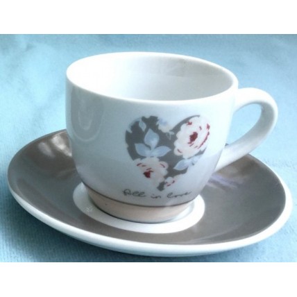 Φλυτζάνι τσαγιού πορσελάνης με πιατάκι