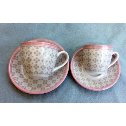 Φλυτζάνι τσαγιού πορσελάνης με πιατάκι