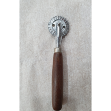 Ροδάκι ζύμης με ξύλινη λαβή